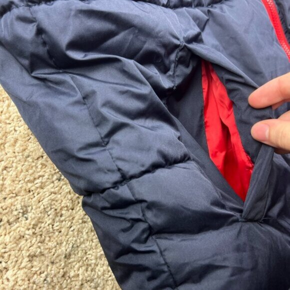 U.S. Polo Assn Puffer Vest XL Red Navy Blue Full Zip Winter Weather Warm - Picture 5 of 9
